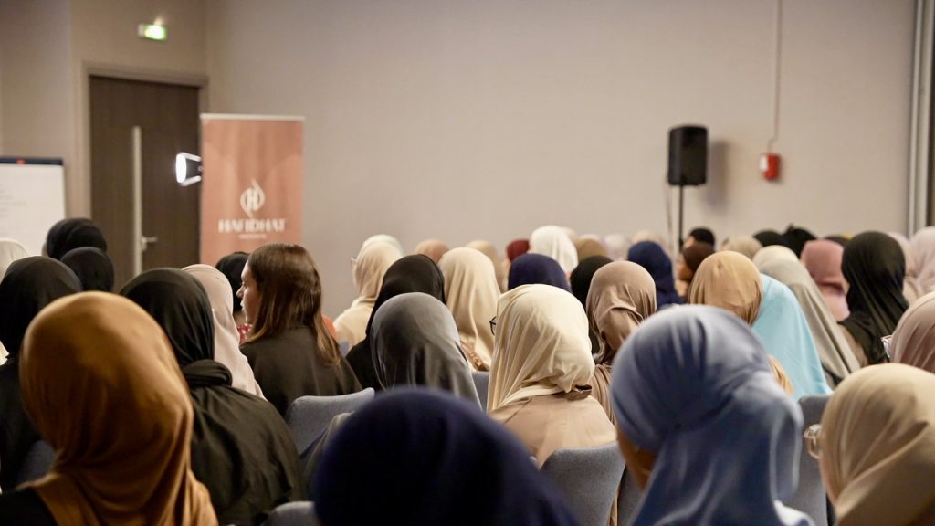 Premier séminaire Hafidhat en partenariat avec Sheykha Haifaa Younis de Jannah Institute